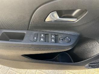 Opel Corsa 1.2 TURBO / AUTOMAAT / CRUISE / PDC picture 16