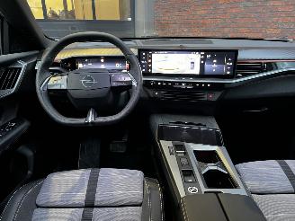 Opel Grandland 1.2 Turbo Hybrid / AUTOMAAT / NAVI / 360CAM / NIEUWSTE MODEL picture 11