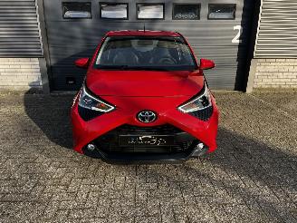 Toyota Aygo 1.0 VVTi CAMERA / CRUISE / AIRCO picture 2