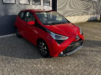 Toyota Aygo 1.0 VVTi CAMERA / CRUISE / AIRCO picture 3