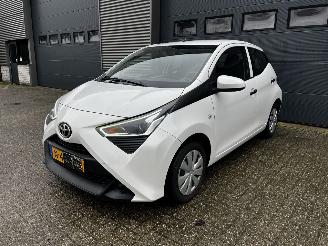 Vaurioauto  passenger cars Toyota Aygo 1.0 VVT-i AIRCO / CRUISE 2022/1