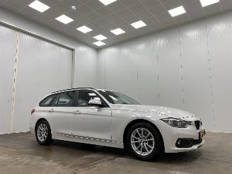 krockskadad bil auto BMW 3-serie Touring 320d Autom. Executive Navi Clima 2018/3