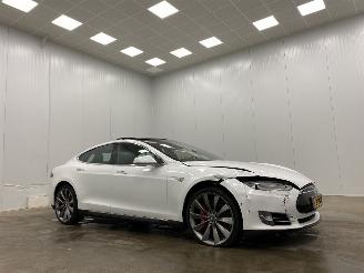 Auto incidentate Tesla Model S P85D Performance Panoramadak 2015/3