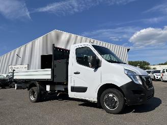 damaged commercial vehicles Nissan Interstar 35 2.3 dCi Kipper Navi Airco 2023/6