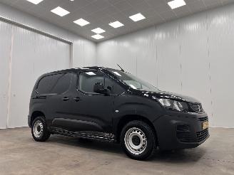 krockskadad bil bedrijf Peugeot Partner 1.5 BlueHDI 73kw Airco 2023/9