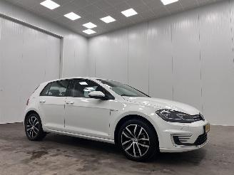 Schadeauto Volkswagen e-Golf E-Dition 5-drs Navi Clima 2020/2