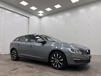 krockskadad bil auto Volvo V-60 1.5 T3 Autom. Polar+ Dynamic Navi Clima 2017/10