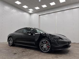 damaged passenger cars Porsche Taycan 4S Performance Panoramadak 2021/1