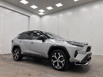 damaged passenger cars Toyota Rav-4 2.5 Plug-In Hybrid AWD Limited Navi Clima 2023/3