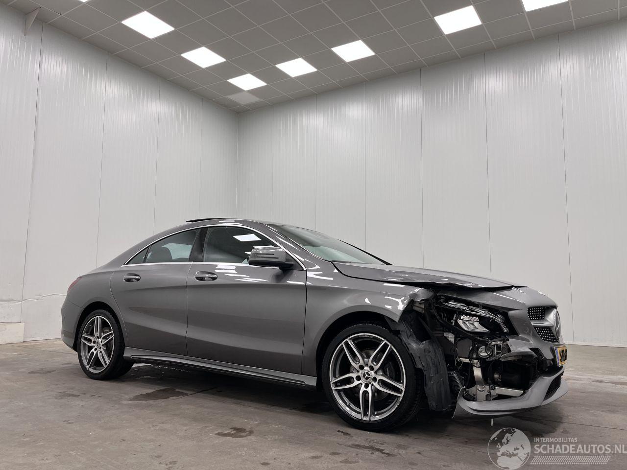 Mercedes Cla-klasse 180 Autom. AMG Panoramadak Navi Clima