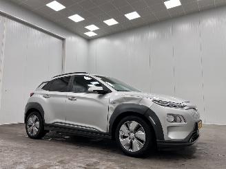 damaged passenger cars Hyundai Kona EV Fashion 64 kWh 2020/12