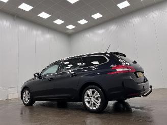 Peugeot 308 1.6 BlueHDI Executive Panoramadak Navi Clima picture 3