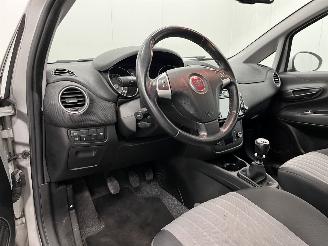 Fiat Punto Evo 0.9 TwinAir Sempre 5-drs Navi Clima picture 7