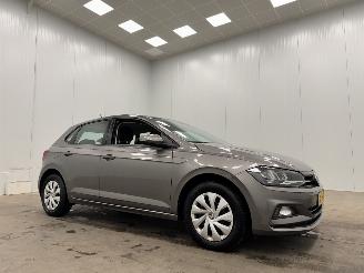 damaged passenger cars Volkswagen Polo 1.0 TSI Comfortline 5-drs Airco 2018/1