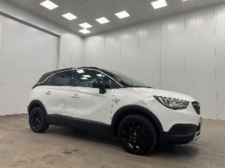 Vaurioauto  passenger cars Opel Crossland X 1.2 Turbo 120 Jaar Edition Navi Airco 2020/1