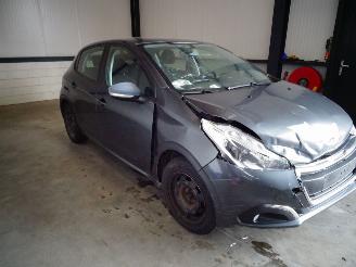 Sloopauto Peugeot 208 1.2 VTI 2015/9