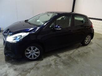 disassembly passenger cars Peugeot 208 1.2VTI 2018/4