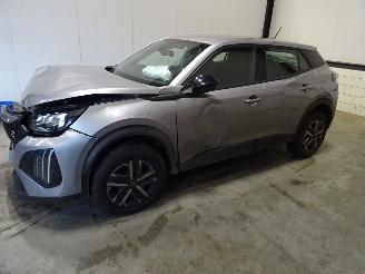 Coche siniestrado Peugeot 2008 1.2 THP 2024/3