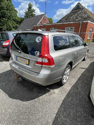 Volvo V-70 2.0 D4 summum 5 cilinder picture 3