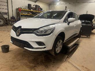 Coche siniestrado Renault Clio 0.9 TCe Zen 2017/1
