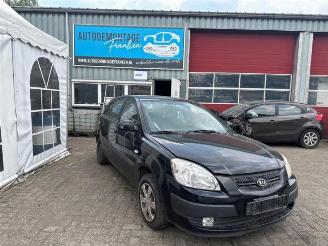 Coche siniestrado Kia Rio Rio II (DE), Hatchback, 2005 / 2011 1.4 16V 2008/3