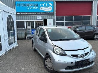 Coche siniestrado Toyota Aygo Aygo (B10), Hatchback, 2005 / 2014 1.0 12V VVT-i 2008/10