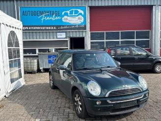 Coche siniestrado Mini Mini Mini One/Cooper (R50), Hatchback, 2001 / 2007 1.6 16V One 2004/5