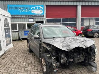 Salvage car Volkswagen Tiguan Tiguan (5N1/2), SUV, 2007 / 2018 2.0 TDI 16V 4Motion 2009