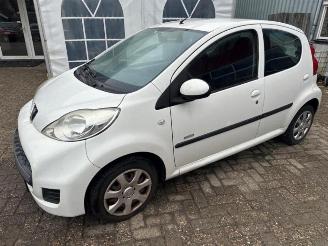 Peugeot 107 107, Hatchback, 2005 / 2014 1.0 12V picture 3