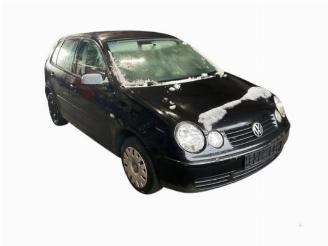 Coche siniestrado Volkswagen Polo Polo IV (9N1/2/3), Hatchback, 2001 / 2012 1.4 16V 75 2004/9