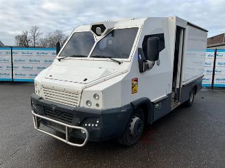 skadebil auto Iveco Daily 3.0 Waardetransport 2018/2