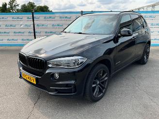 Damaged car BMW X5 30 d VERBRUIKT OLIE xDrive 2017/1
