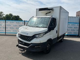 Vaurioauto  trucks Iveco Daily 35C14 Koelwagen 2020/1