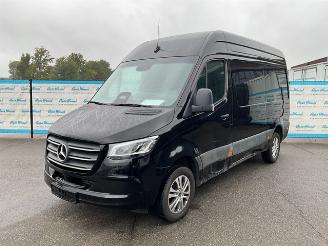krockskadad bil bedrijf Mercedes Sprinter 317 KA L2H2 2024/11