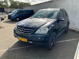uszkodzony samochody osobowe Mercedes M-klasse ML 350 2005/6