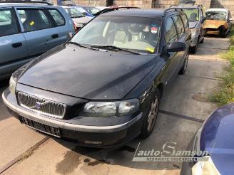 Dezmembrări autoturisme Volvo V-70 V70 (SW), Combi, 1999 / 2008 2.4 D5 20V 2002/9