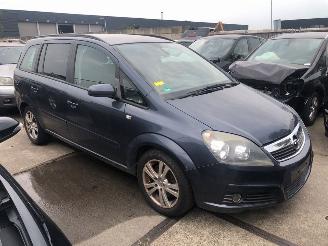 uszkodzony samochody osobowe Opel Zafira  2007/1