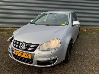 Damaged car Volkswagen Jetta 2.0 16V FSI Sedan 4Dr Benzine 1.984cc 110kW (150pk) FWD 2005-12/2008-06 (1K2) BVY; EURO4 2006/7