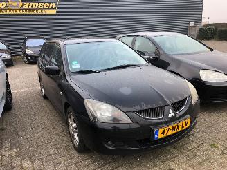 uszkodzony samochody osobowe Mitsubishi Lancer  2004/3