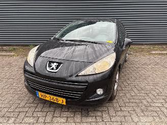Damaged car Peugeot 207  2010/1