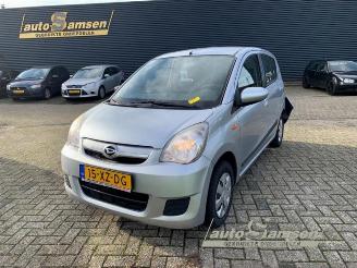 Coche siniestrado Daihatsu Cuore Cuore (L251/271/276), Hatchback, 2003 1.0 12V DVVT 2007/11
