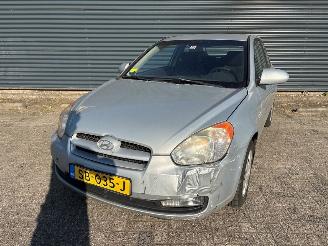 krockskadad bil auto Hyundai Accent  2006/9