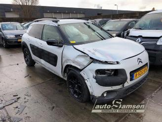 Coche siniestrado Citroën C4 cactus C4 Cactus (0B/0P), Hatchback 5-drs, 2014 1.2 PureTech 110 12V 2014/11