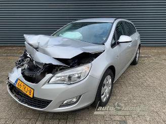 demontáž osobní automobily Opel Astra Astra J Sports Tourer (PD8/PE8/PF8), Combi, 2010 / 2015 1.4 16V ecoFLEX 2012/2