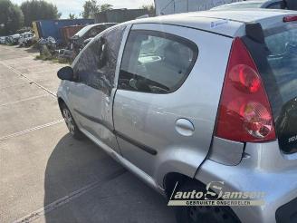 Peugeot 107 107, Hatchback, 2005 / 2014 1.0 12V picture 9