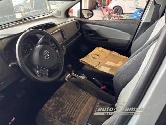 Toyota Yaris Yaris III (P13), Hatchback, 2010 / 2020 1.5 16V Hybrid picture 8