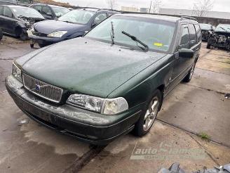 Salvage car Volvo V-70 V70 (GW/LW/LZ), Combi, 1997 / 2002 2.5 10V 1998/11