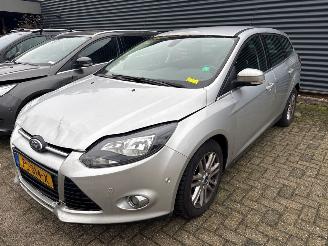 Auto incidentate Ford Focus  2012/6