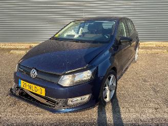 Vaurioauto  passenger cars Volkswagen Polo Polo V (6R) 1.2 Diesel Hatchback 2009 / 2017 - 1.2 TDI 12V BlueMotion Hatchback  Diesel 1,199cc 55kW (75pk) FWD 2009-10/2014-05  CFWA 2010/10
