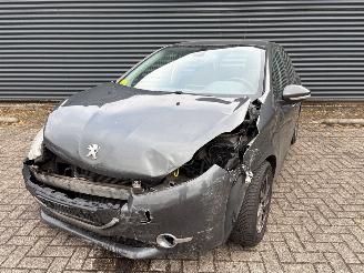 Coche accidentado Peugeot 208 208 I (CA/CC/CK/CL) - 1.6 e-HDi FAP Hatchback  Diesel 1.560cc 68kW (92pk) 2013/3